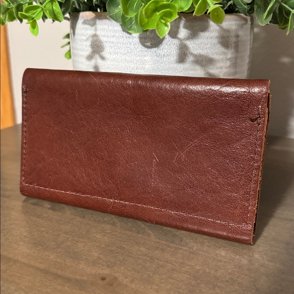 Beautiful Portland Leather Rancher Wallet - Acorn - Picture 2 of 4